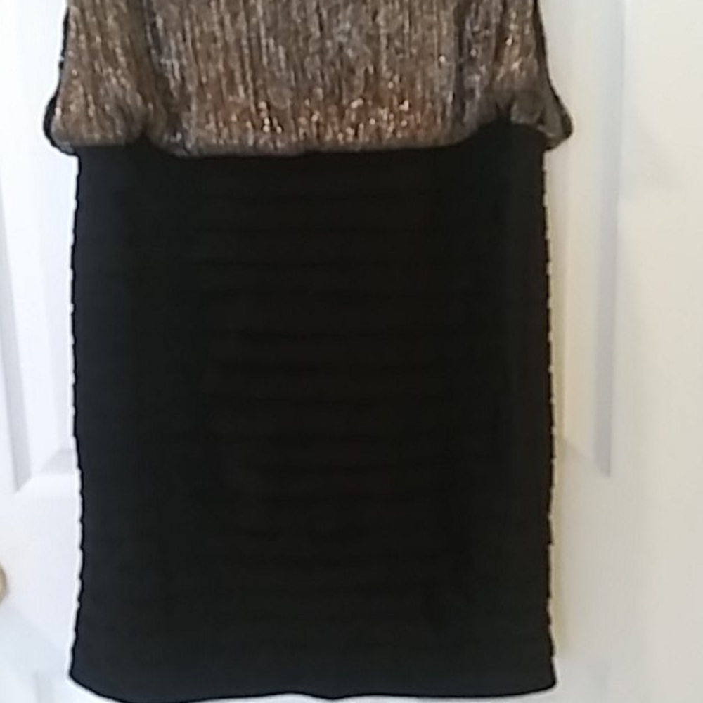 Dress - Picture 3 of 4